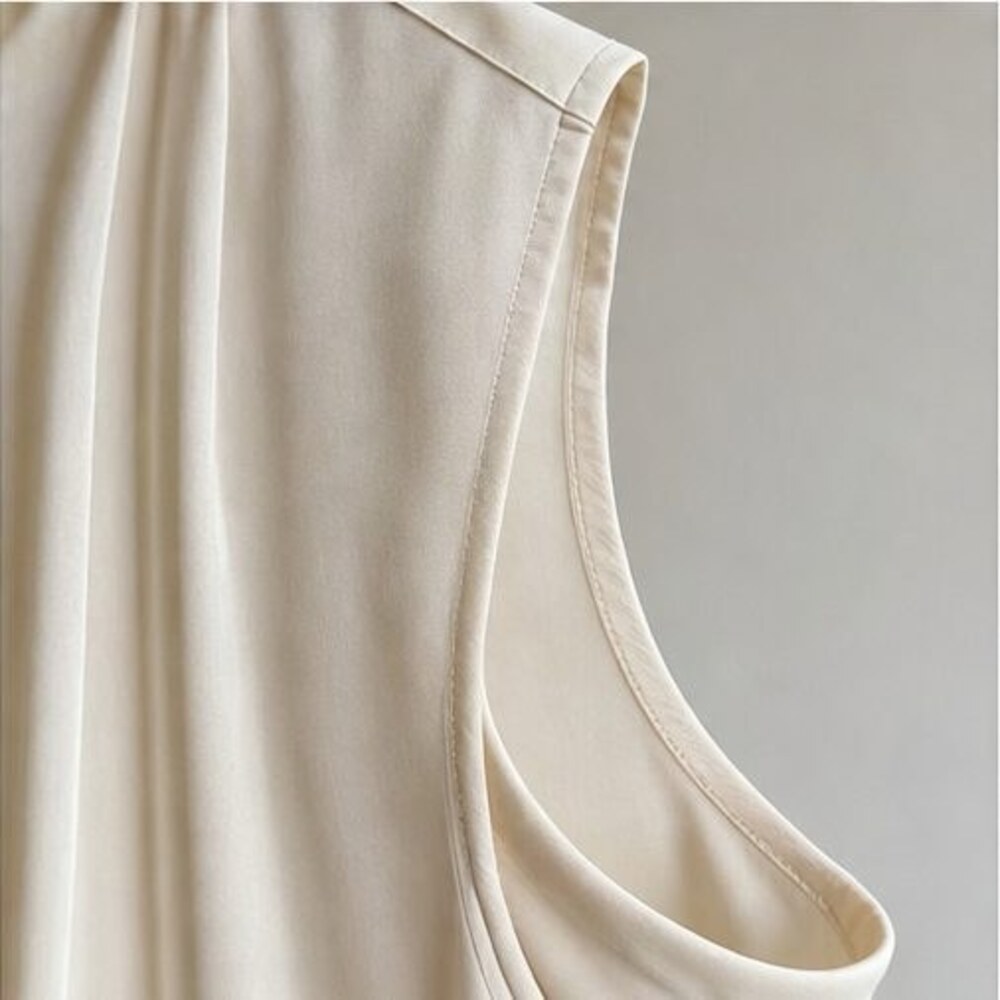 Cream Pleated Blouse - Picture 5 of 6